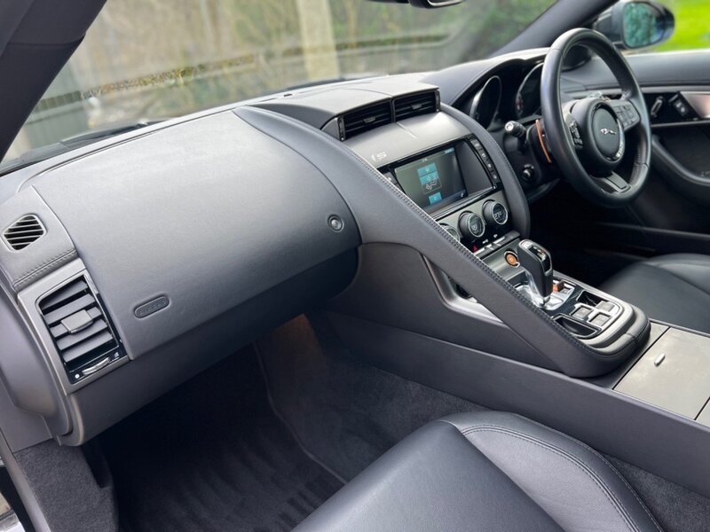 JAGUAR F-TYPE